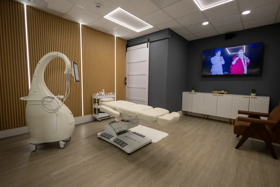T shape treatment room at Optimus Reset